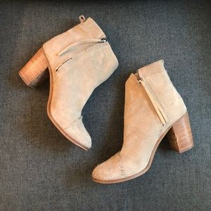 *Worn* Toms Lunata Ankle Bootie Suede Taupe Heels